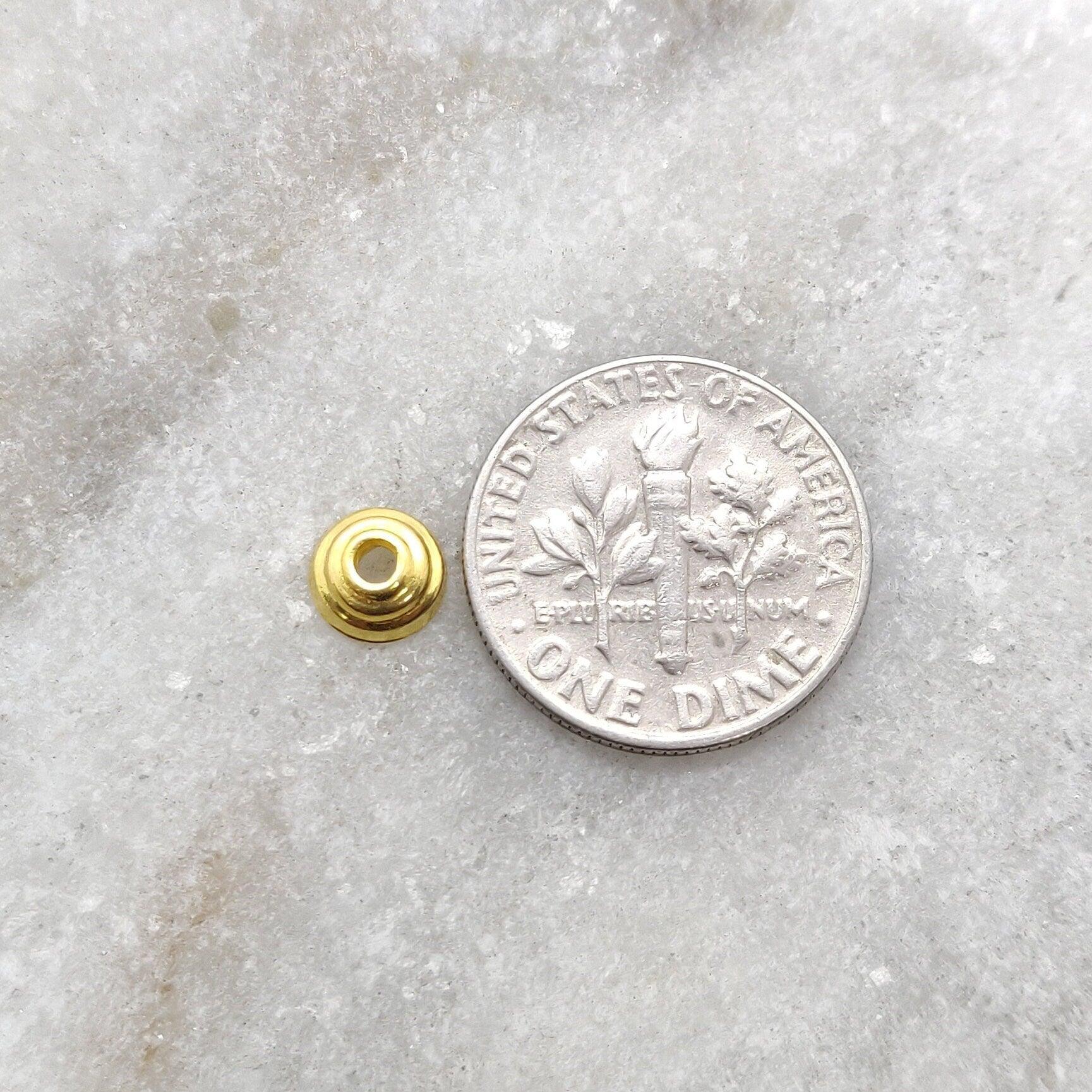 18K gold plain round cap 6mm - close-up high polish