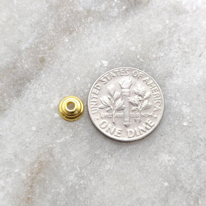 18K gold plain round cap 6mm - close-up high polish