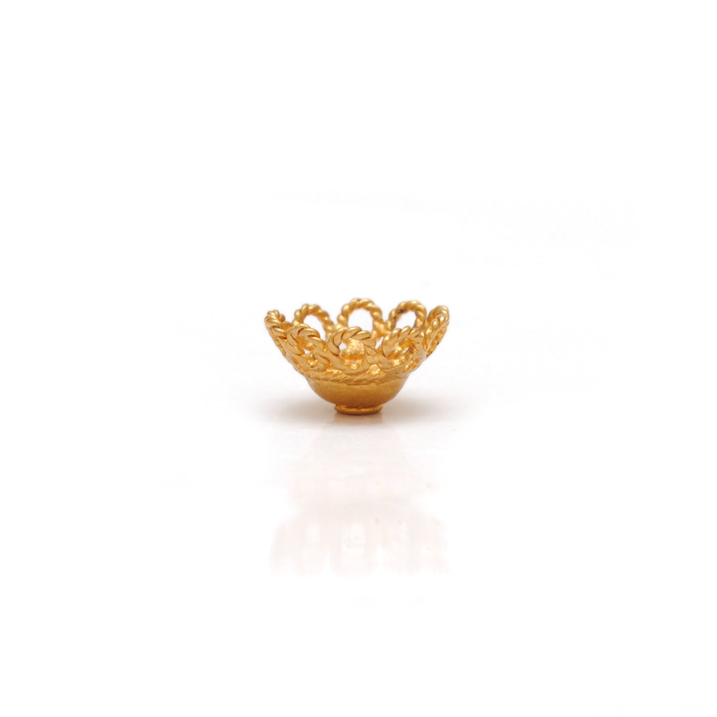 18K gold round spacer bead caps 8mm - close-up polish