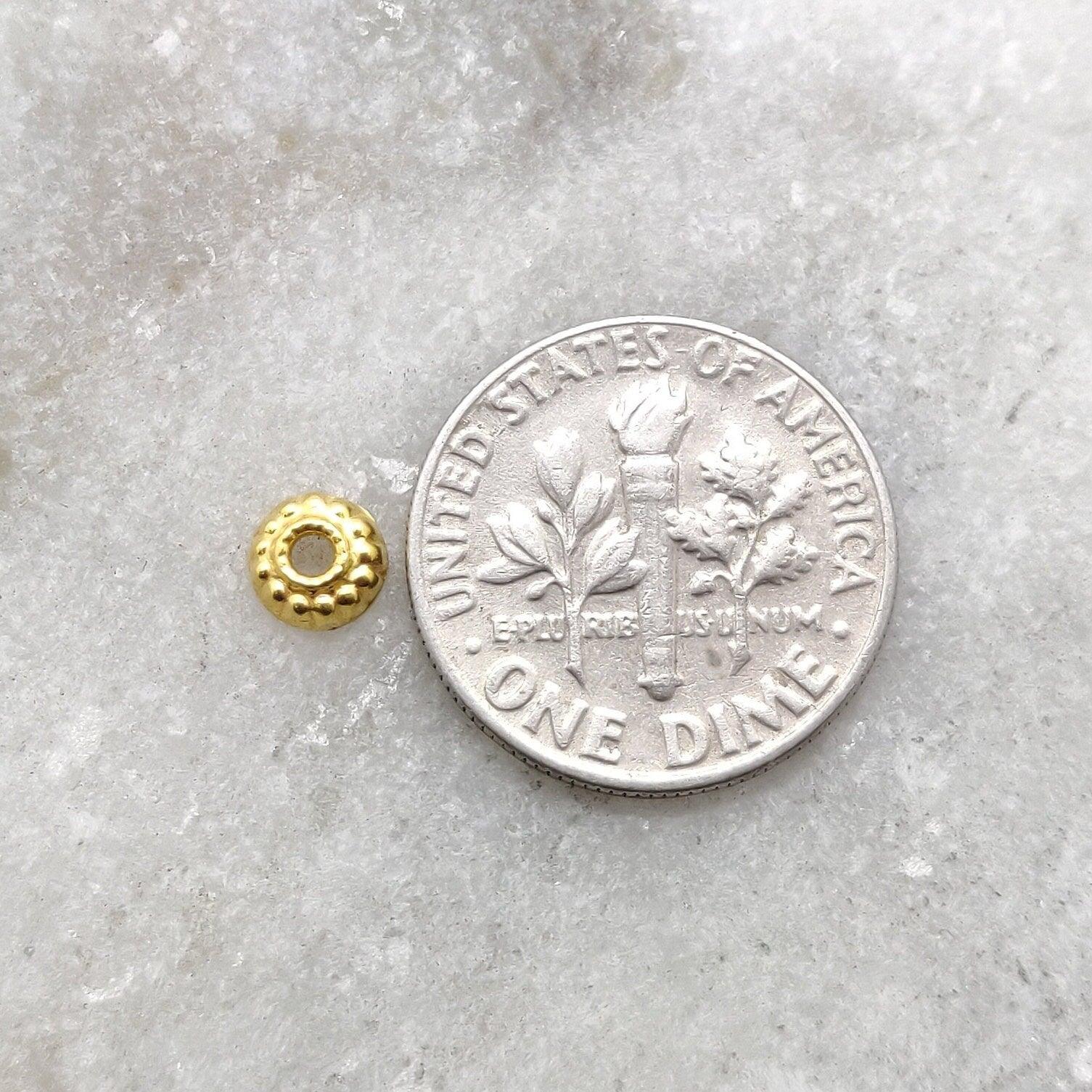 18K gold slim disc spacer cap 2x5mm - close-up petite