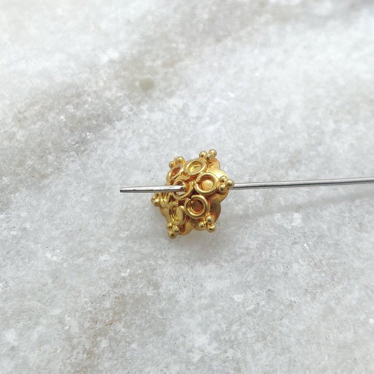18K gold slim disc spacer cap 2x8.5mm - close-up ultra-flat