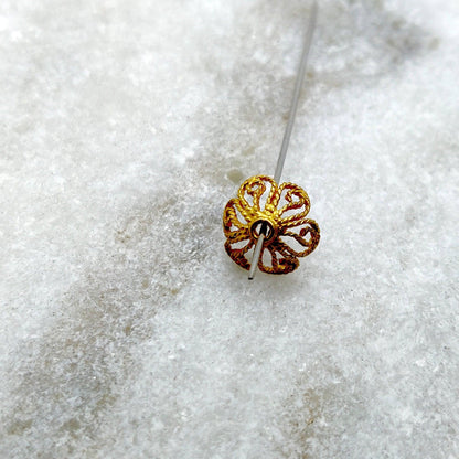 18K gold twisted bead cap 8mm - close-up rope texture