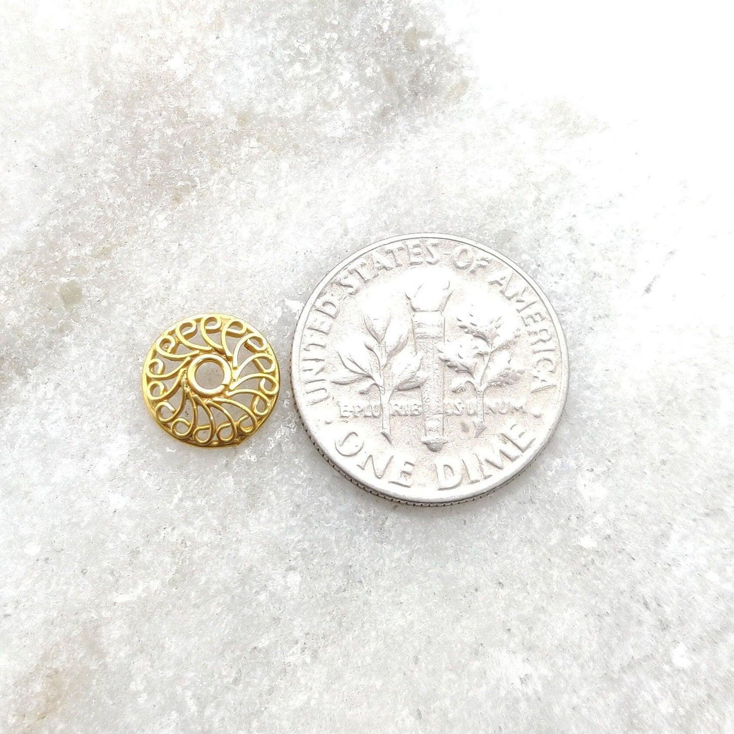 18K gold wheel bead cap 9mm - close-up flat disc