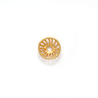 18K gold wheel cap bead 8mm - close-up flat ring detail
