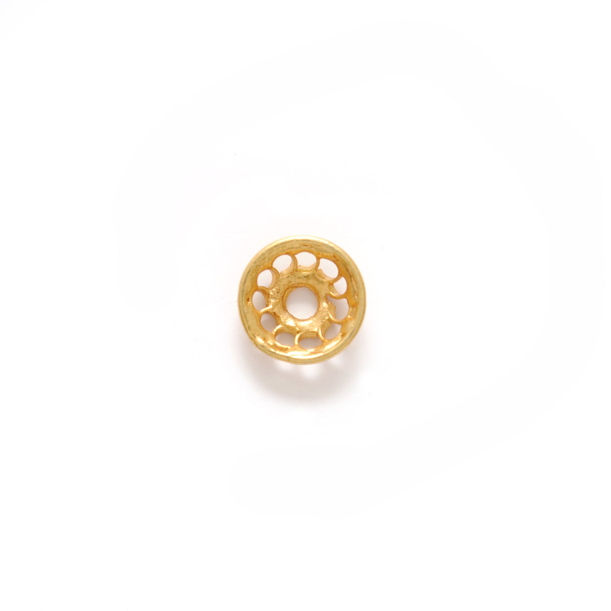 18K gold flower bead caps 7mm close-up petal detail