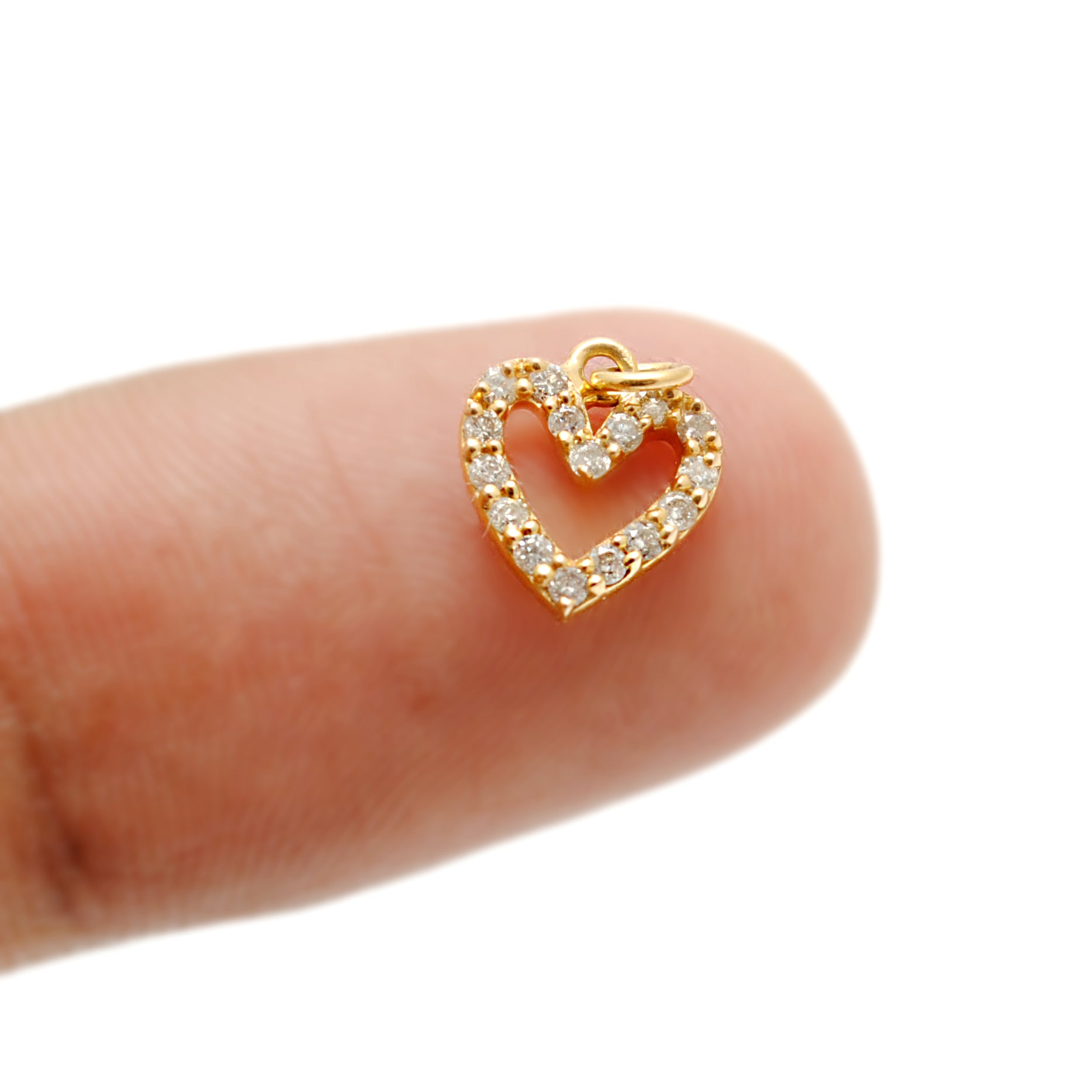 8mm Natural Diamond Pavé 14K Solid Gold Heart Charm – Front View