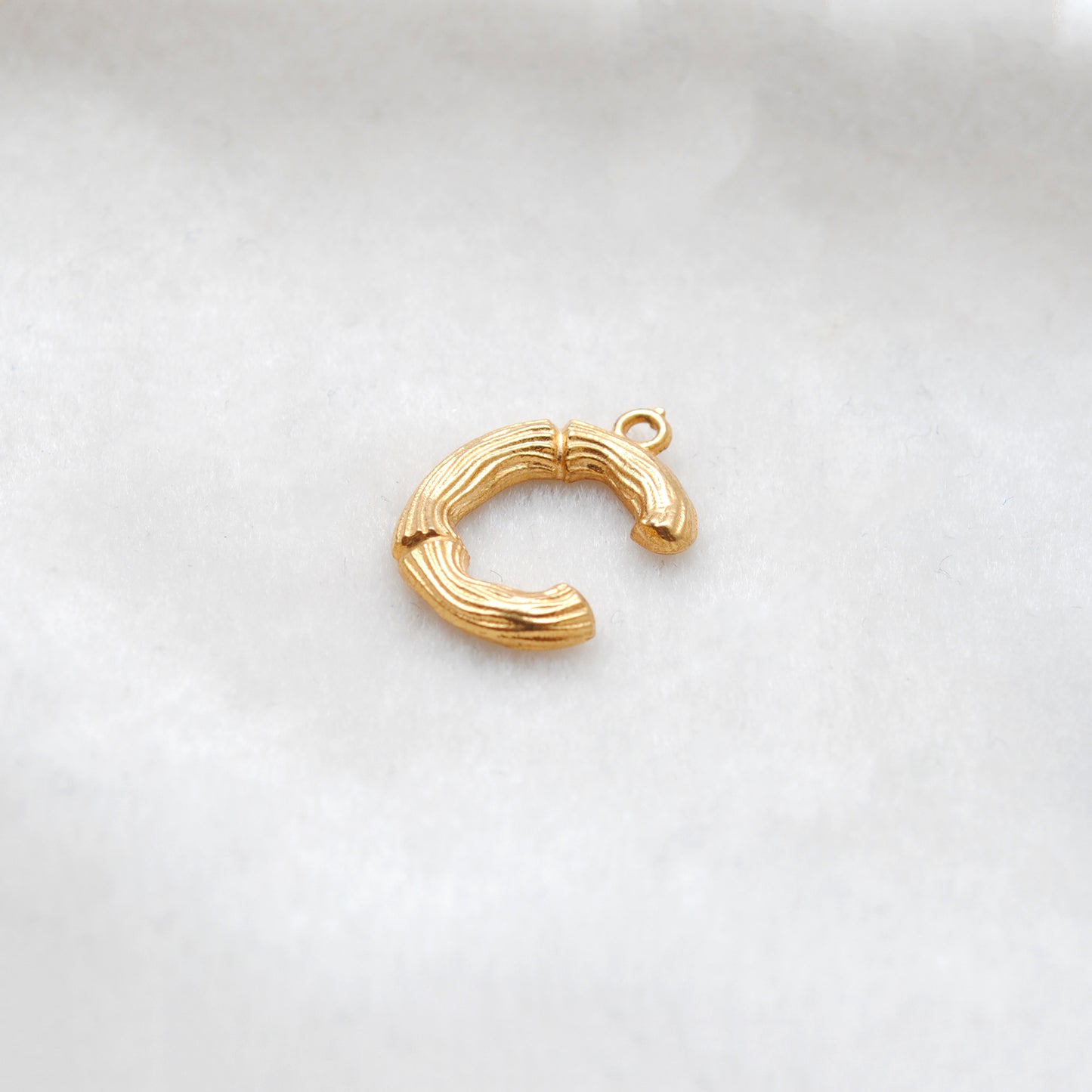 18k Solid Yellow Gold C Initial Letter Charm Pendant