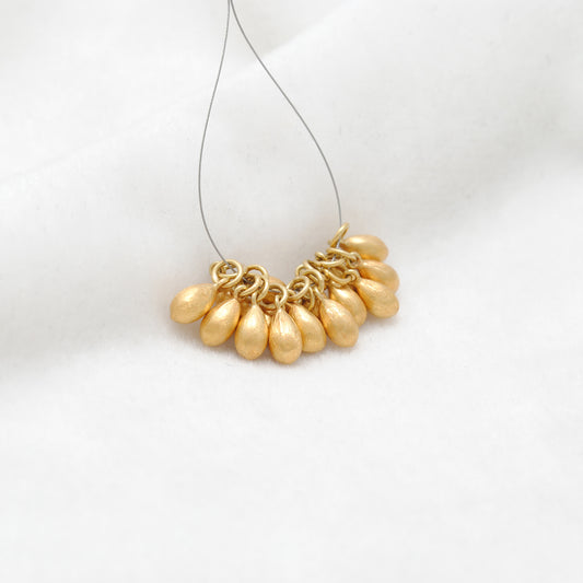 18K Yellow Gold Teardrop Charm – Elegant Water Drop Pendant (1pc)