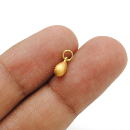 18K Yellow Gold Teardrop Charm – Elegant Water Drop Pendant (1pc)