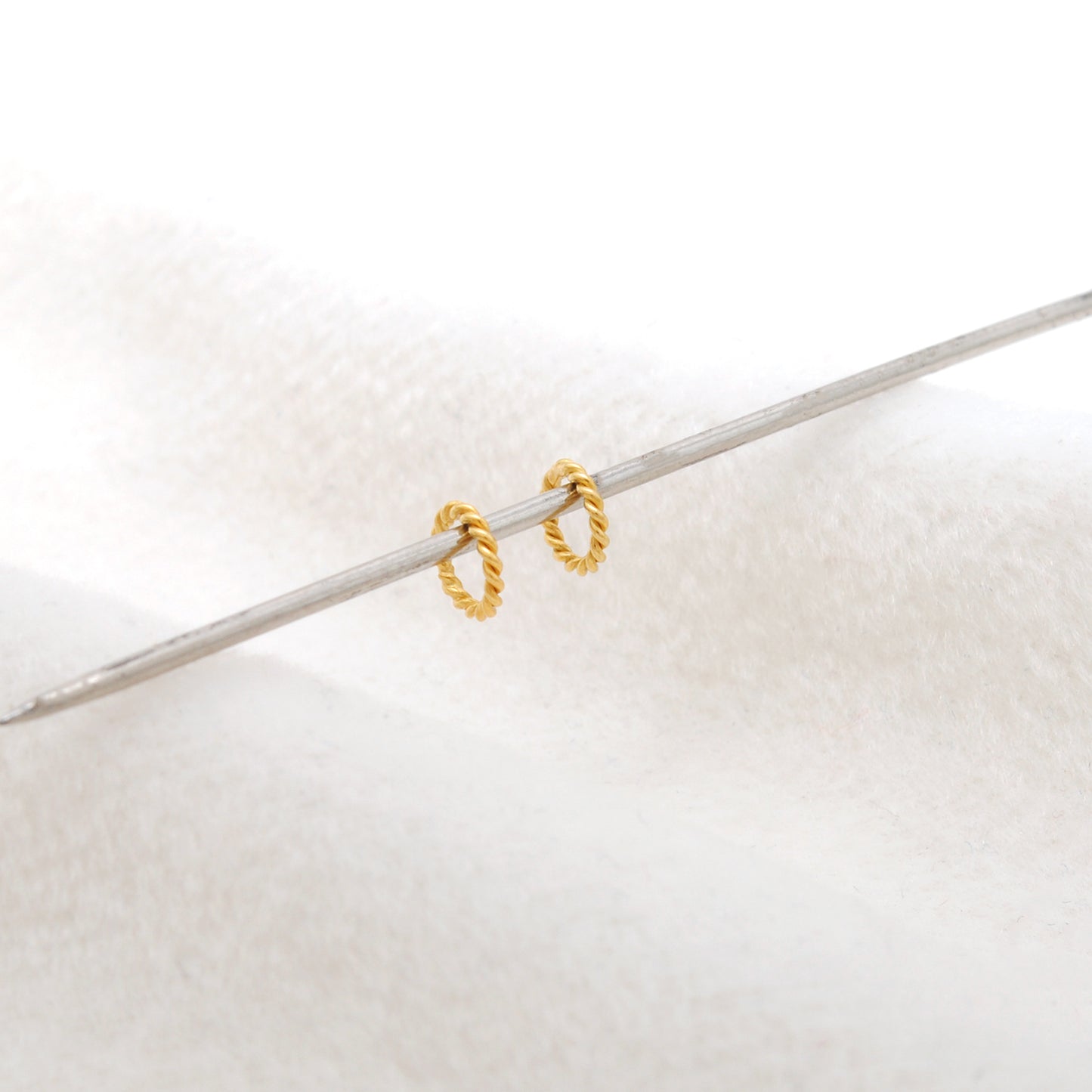 18k Gold Twisted Jump Rings, DIY Jewelry Spacers (4 Pcs)