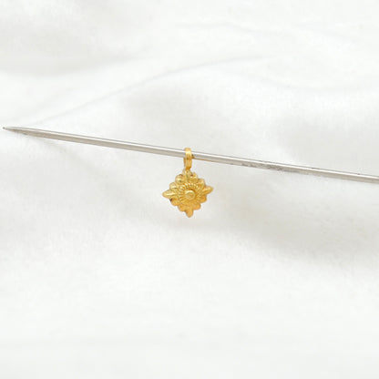 18K solid yellow gold vintage charm pendants, classic design, polished finish, ideal for necklace jewelry making, pack of 2 pieces