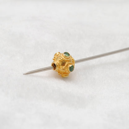 18k Yellow Gold Round Spacer Beads with Emerald