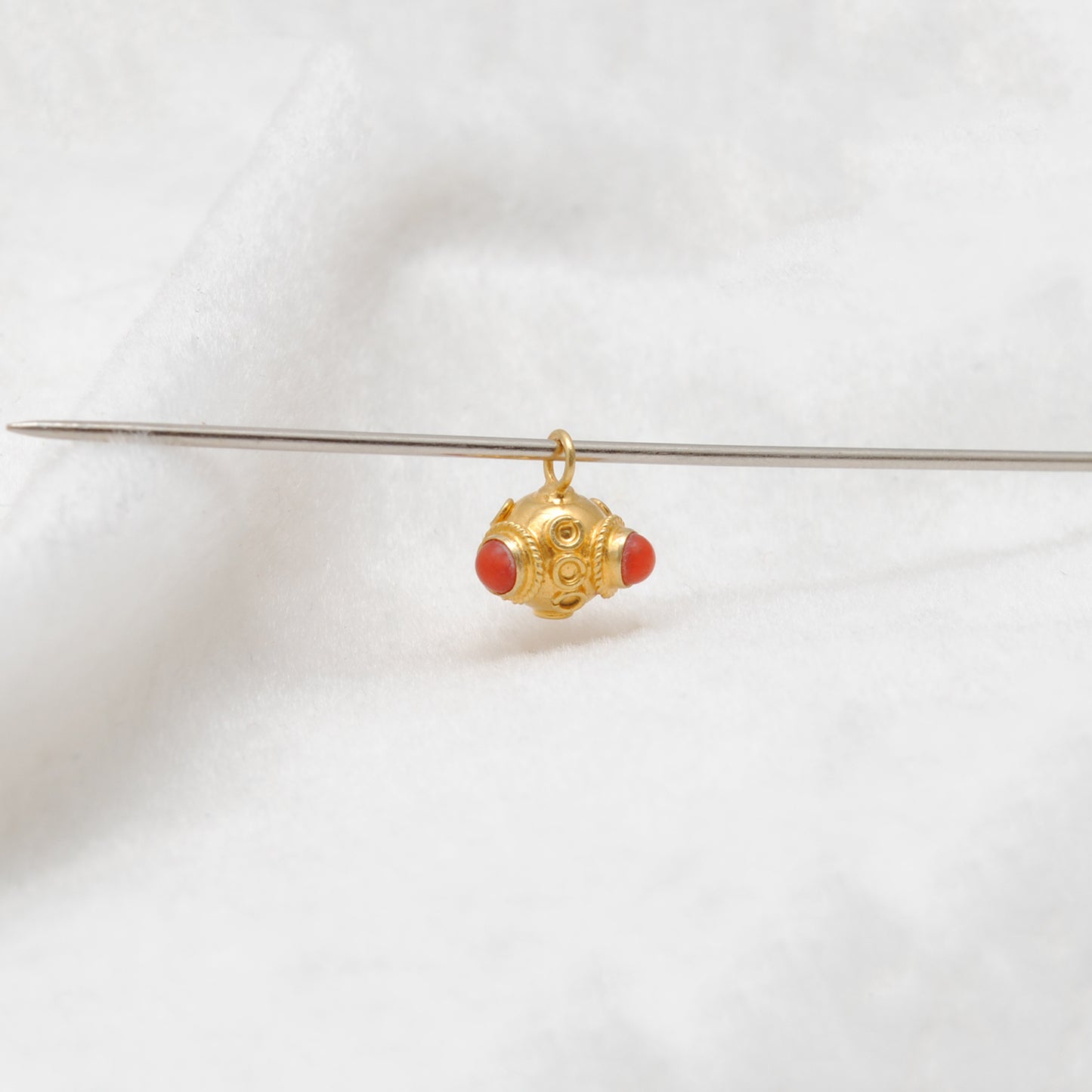 18k Yellow Gold Fancy Coral Charm Pendant 9x8mm