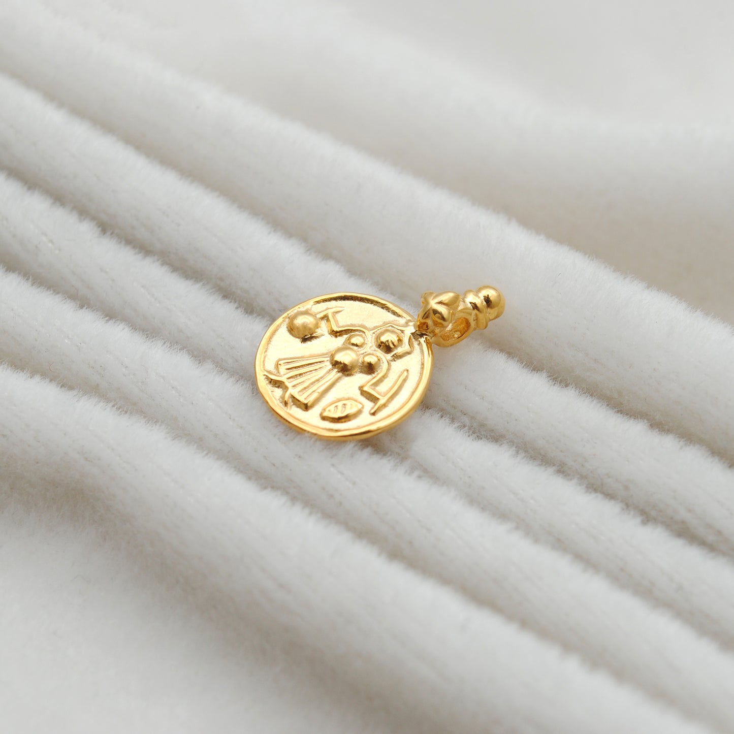18k Solid Yellow Gold Indian Religion Charm Pendant