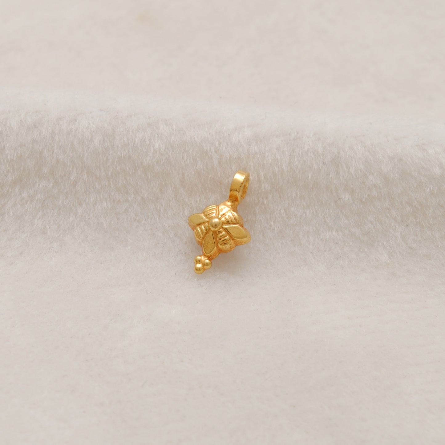 18K Solid Yellow Gold Floral Charm Pendant 9x6mm