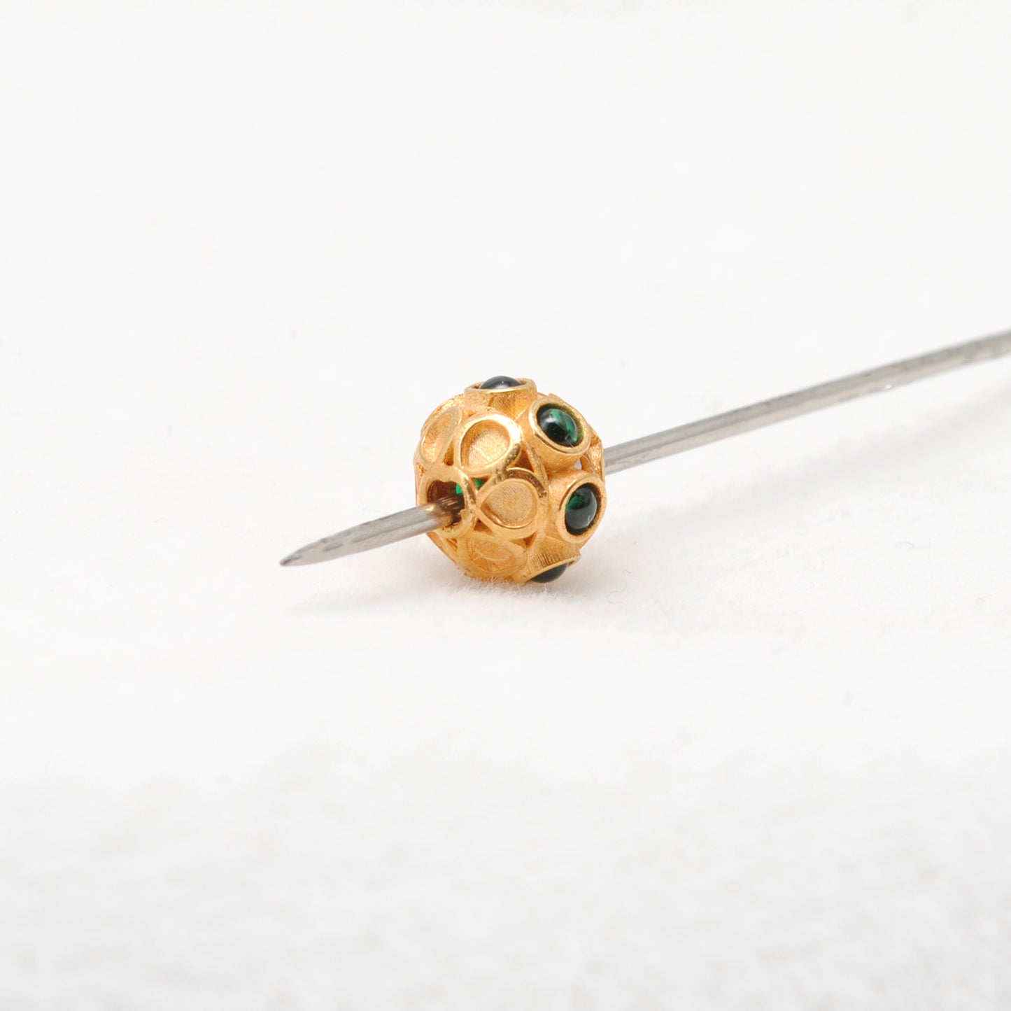 18k Yellow Gold Green Stone Studded Rondelle Beads 8mm