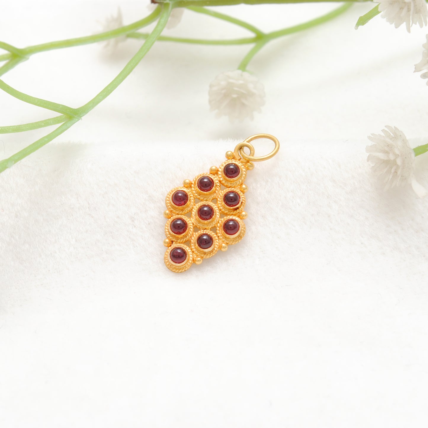 18k Yellow Gold Marquise Style Pendant With Stone Jewelry