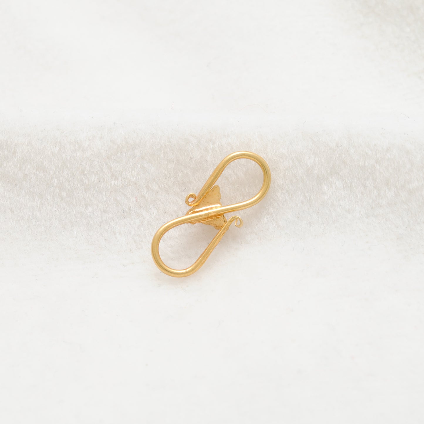 18K Yellow Gold Stone Studded S Clasp Lock  Findings 18mm