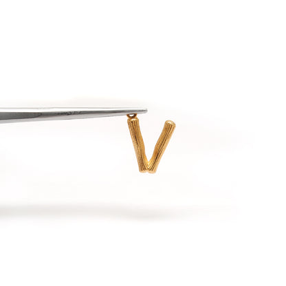 V 18k Gold Initial Letter Pendant