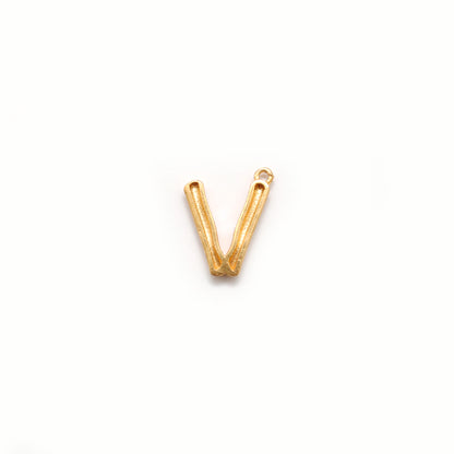 V 18k Gold Initial Letter Pendant