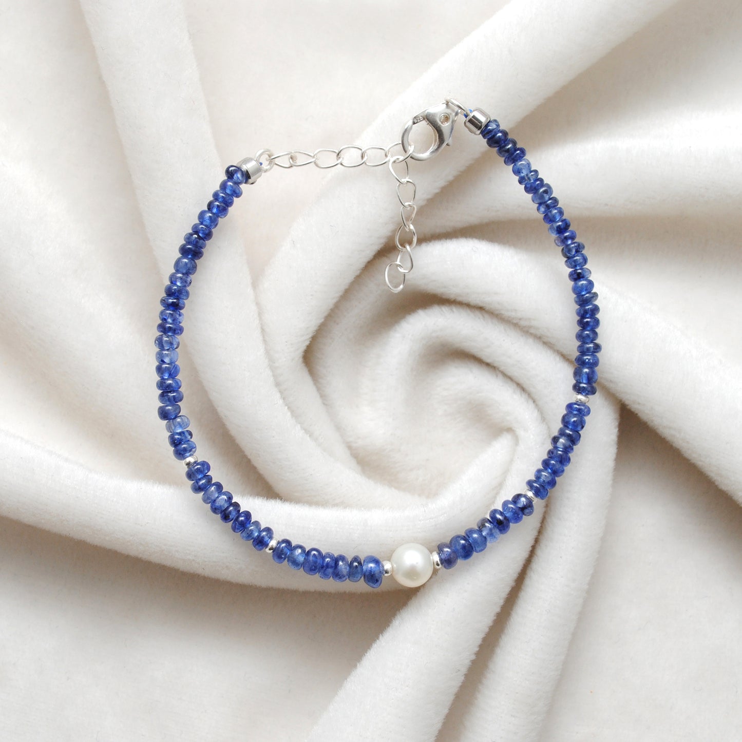 Blue Sapphire Pearl Bracelet - Close-Up Bead Detail Handmade
