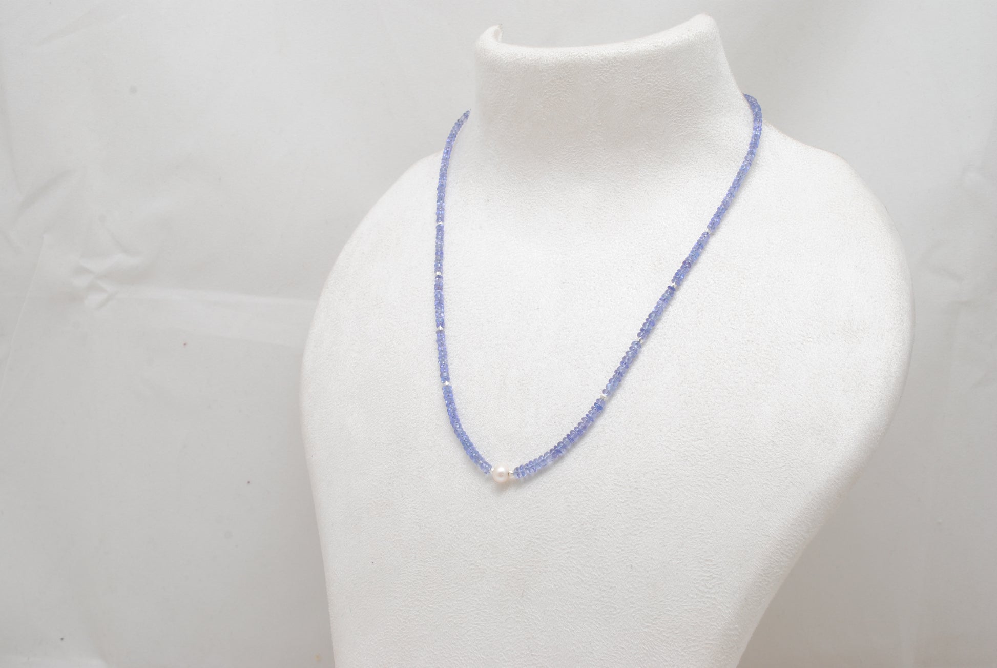 Blue Tanzanite Pearl Beaded Necklace - Close-Up Bead Detail
