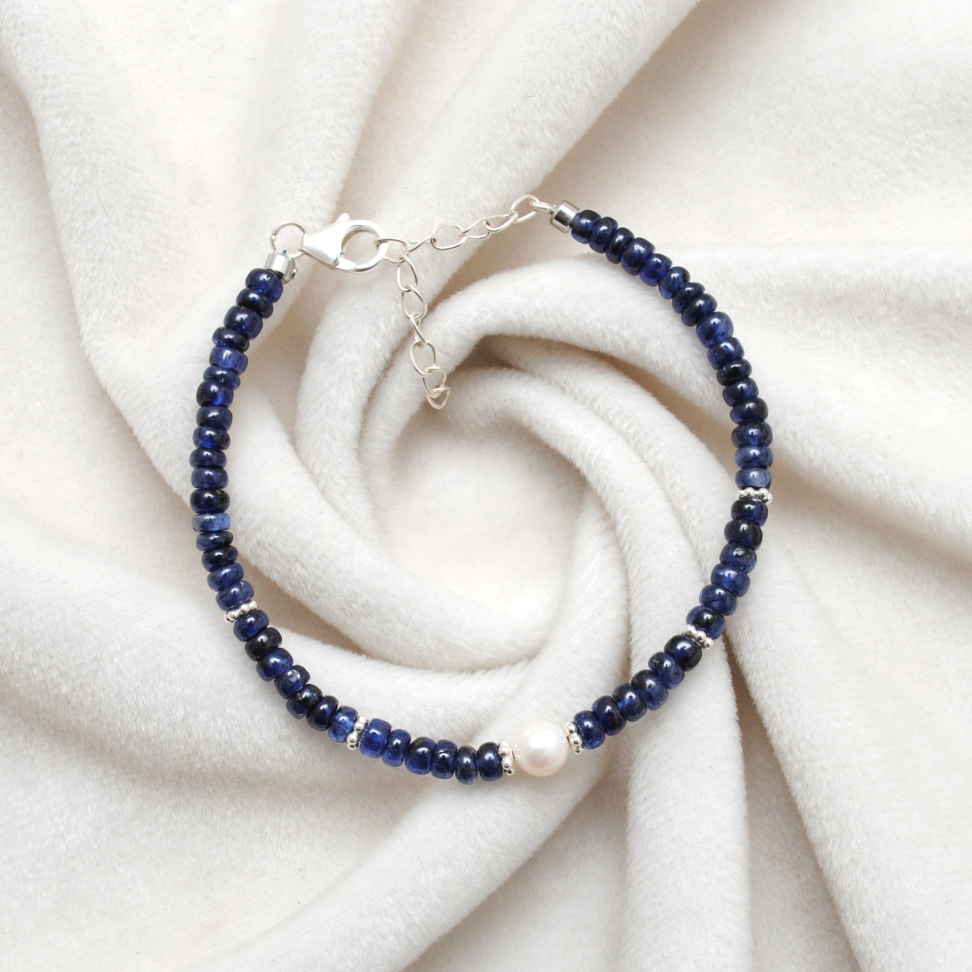 Dainty Blue Sapphire Pearl Bracelet - Close-Up Bead Detail
