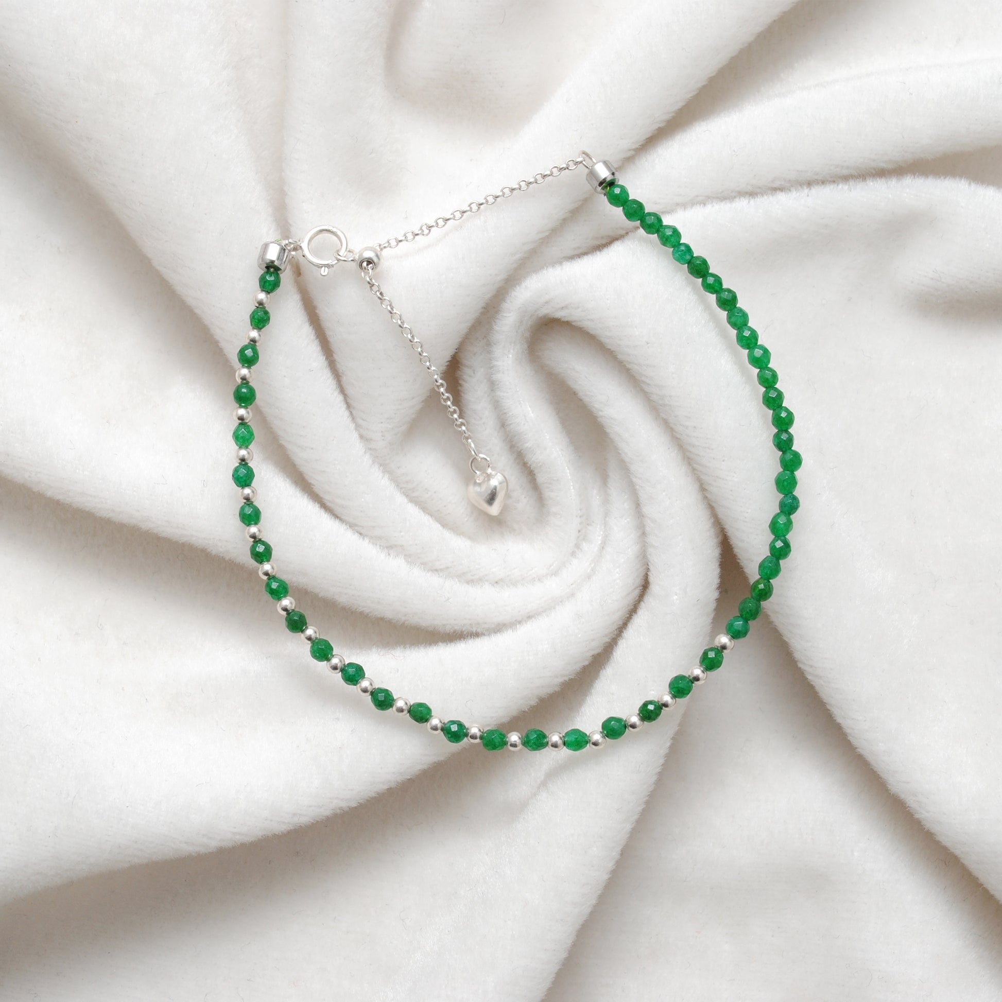 Green Onyx Dainty Beaded Charm Bracelet Jaipur - Clasp Detail