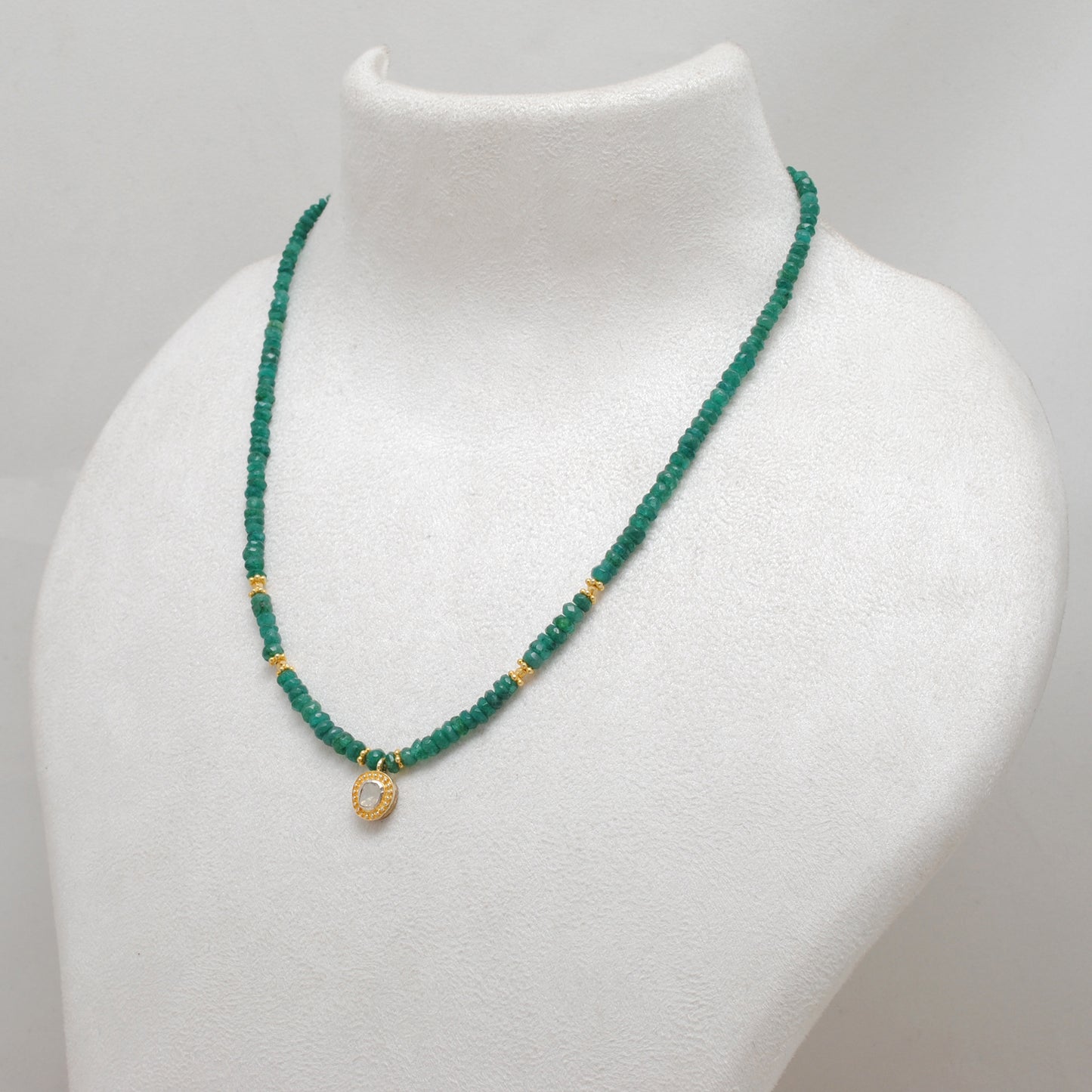 Handmade Faceted Emerald Beaded Gold Necklace - Close-Up Bead Detail