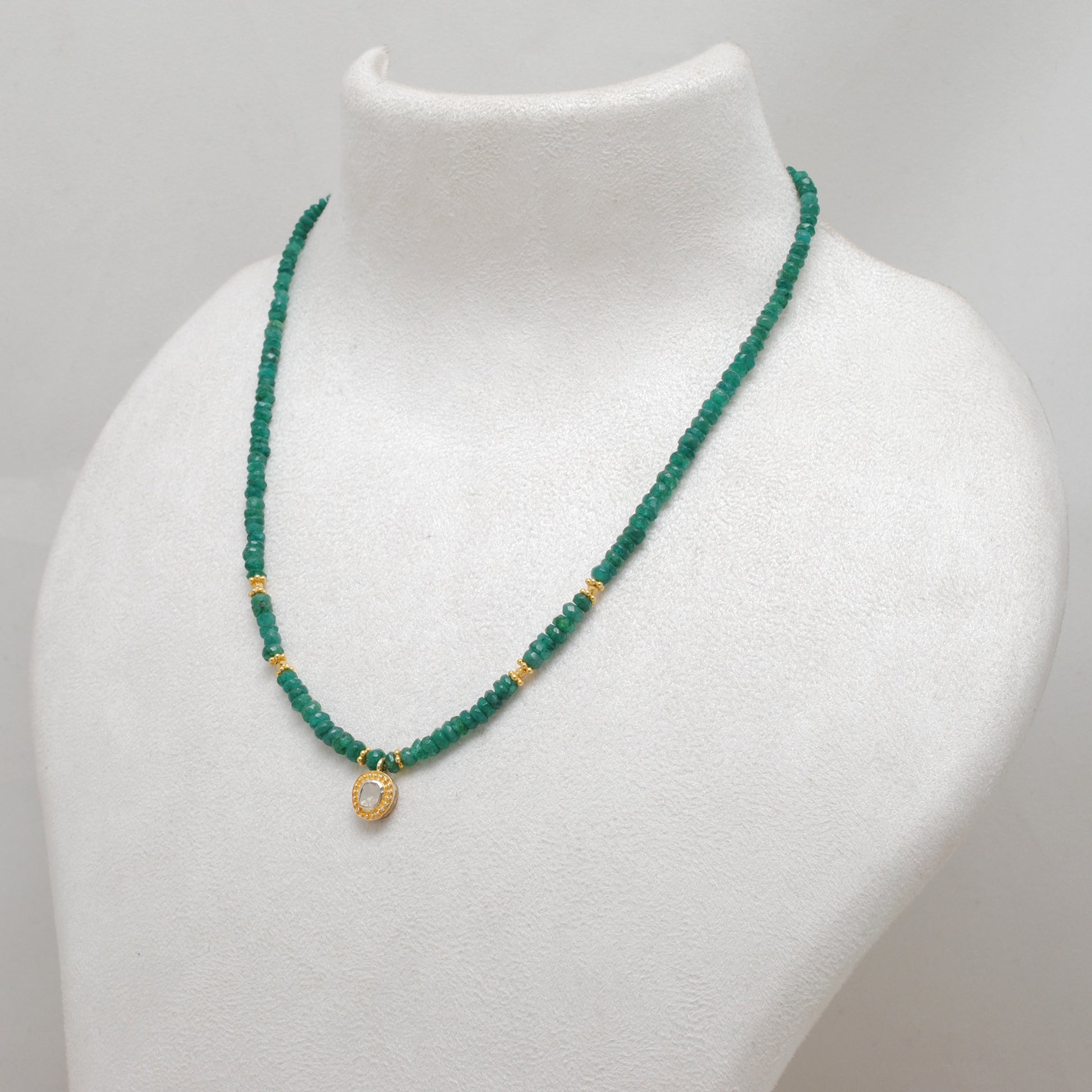 Handmade Faceted Emerald Beaded Gold Necklace - Close-Up Bead Detail