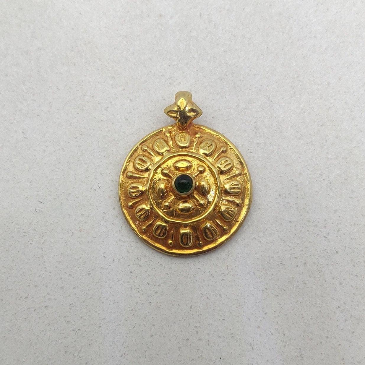 18K Solid Gold Emerald Vintage Pendant - Kanika Creations
