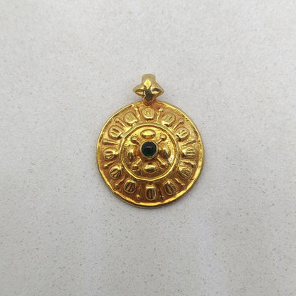18K Solid Gold Emerald Vintage Pendant - Kanika Creations