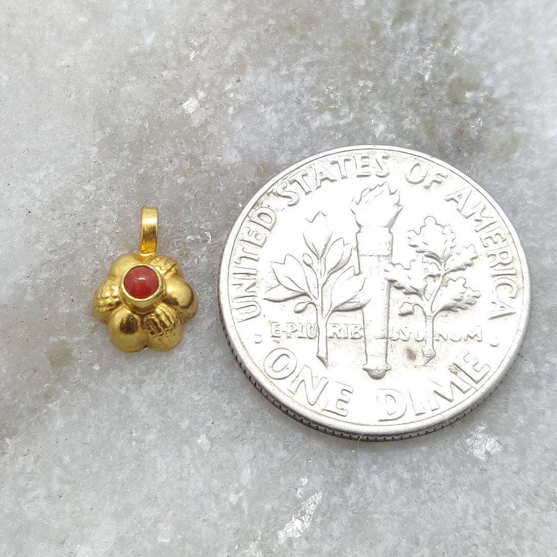 18k Yellow Gold Fancy Coral Charm Pendant 8mm - Kanika Creations