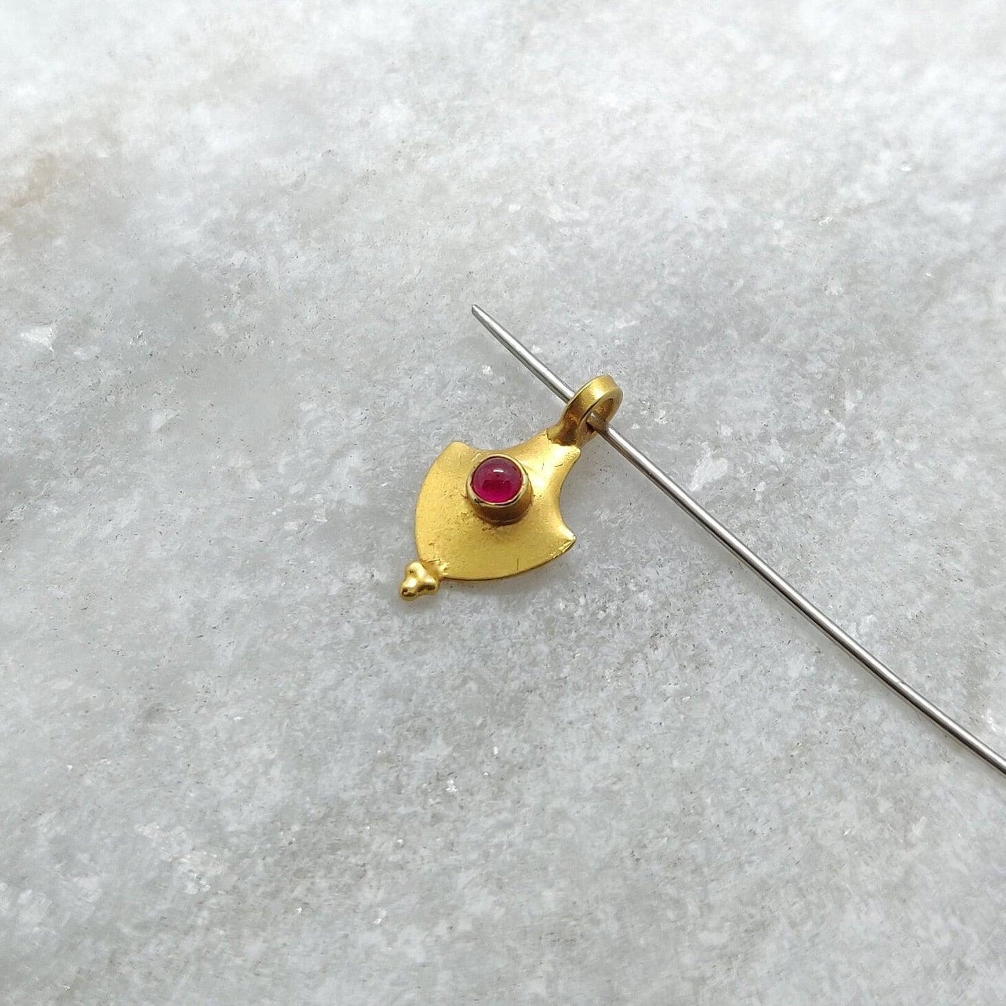 18k Solid Yellow Gold Fancy Stone Studded Charm 7x12mm - Kanika Creations