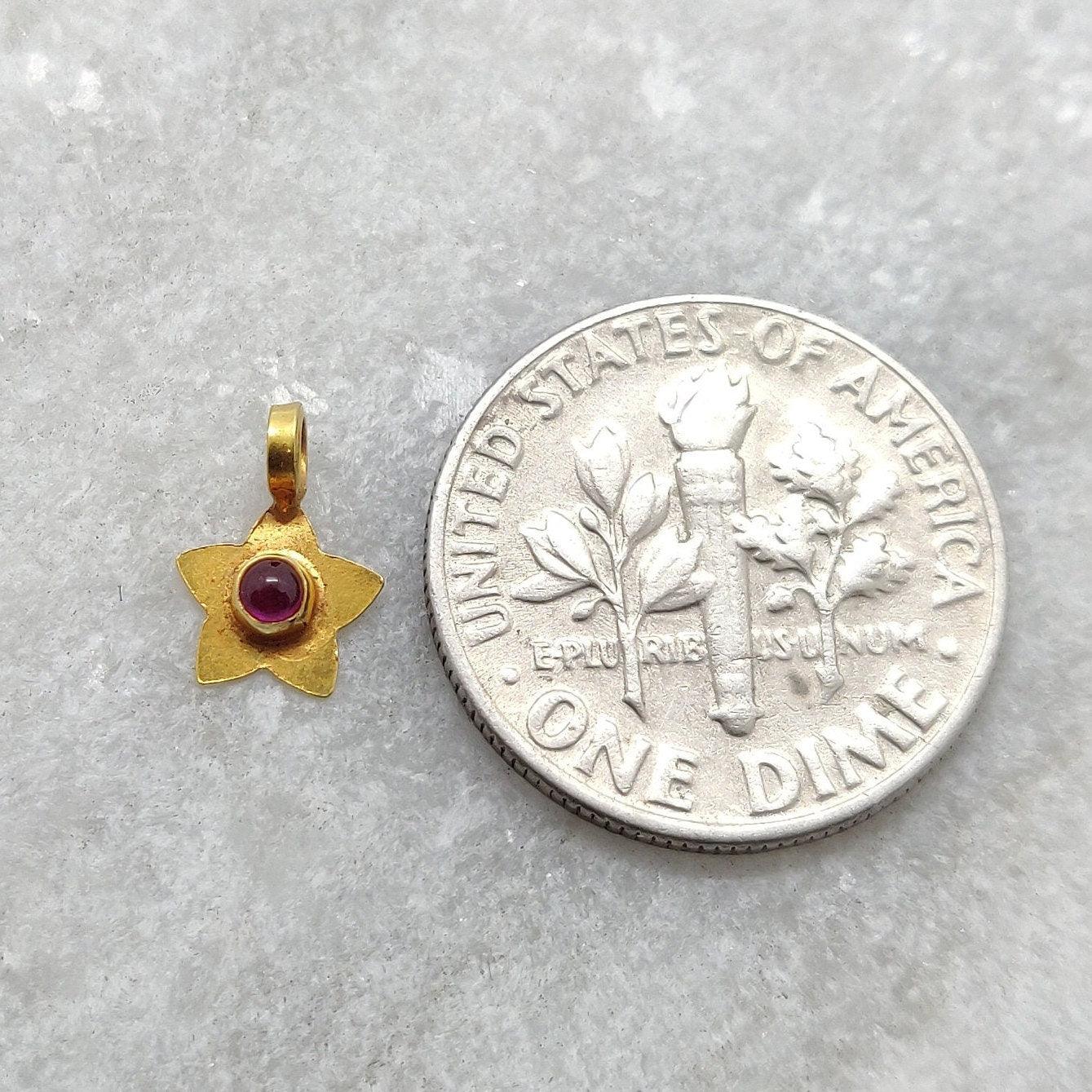 18k Yellow Gold Stone Studded Star Charm Pendant 9mm - Kanika Creations