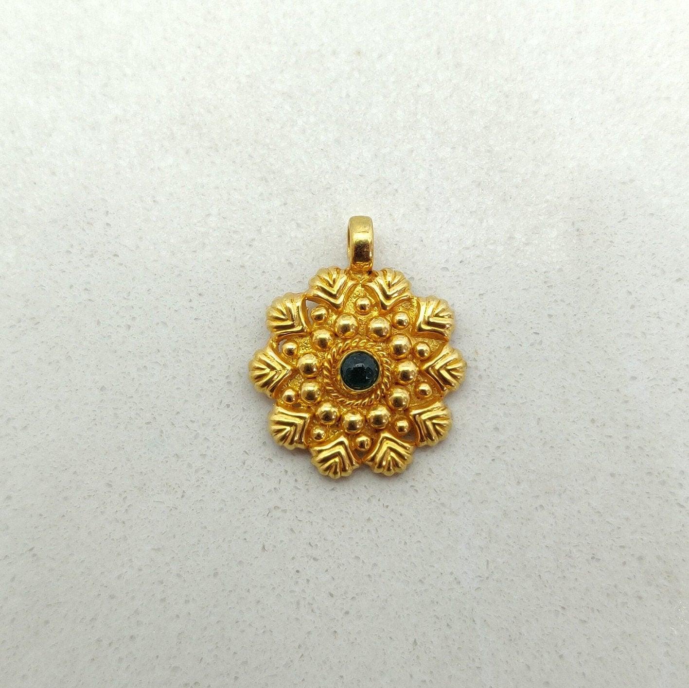 Emerald 18k Yellow Gold Vintage Pendant - Kanika Creations
