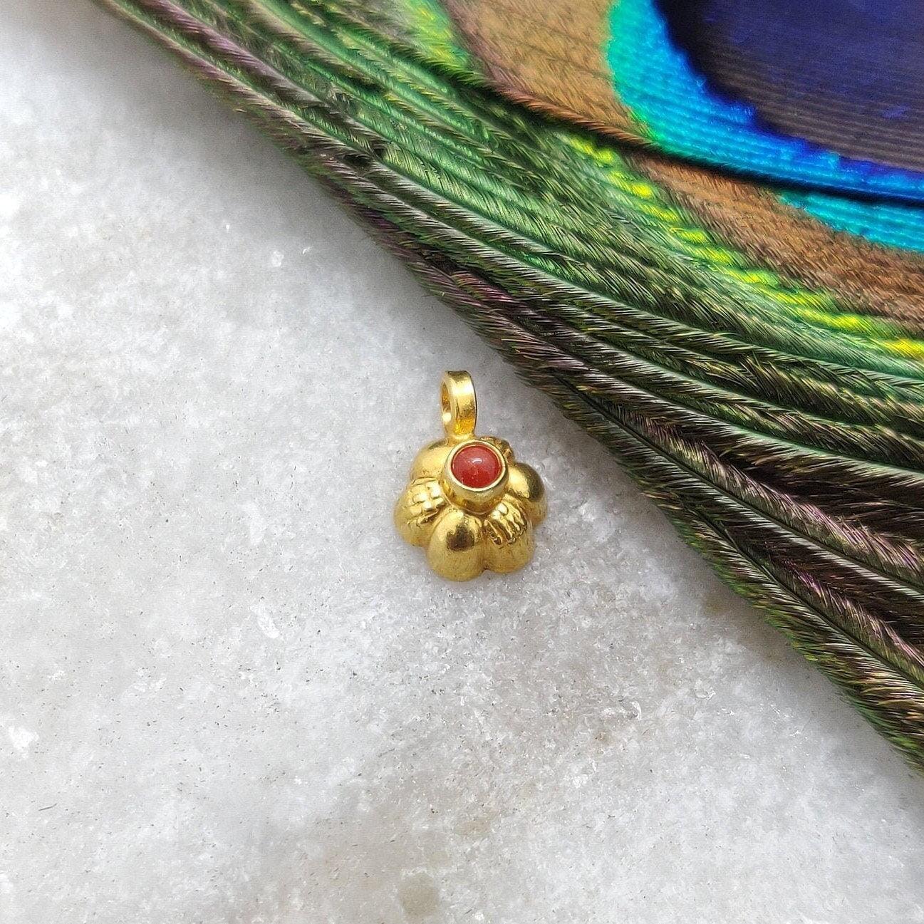 18k Yellow Gold Fancy Coral Charm Pendant 8mm - Kanika Creations