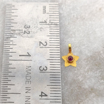 18k Yellow Gold Stone Studded Star Charm Pendant 9mm - Kanika Creations