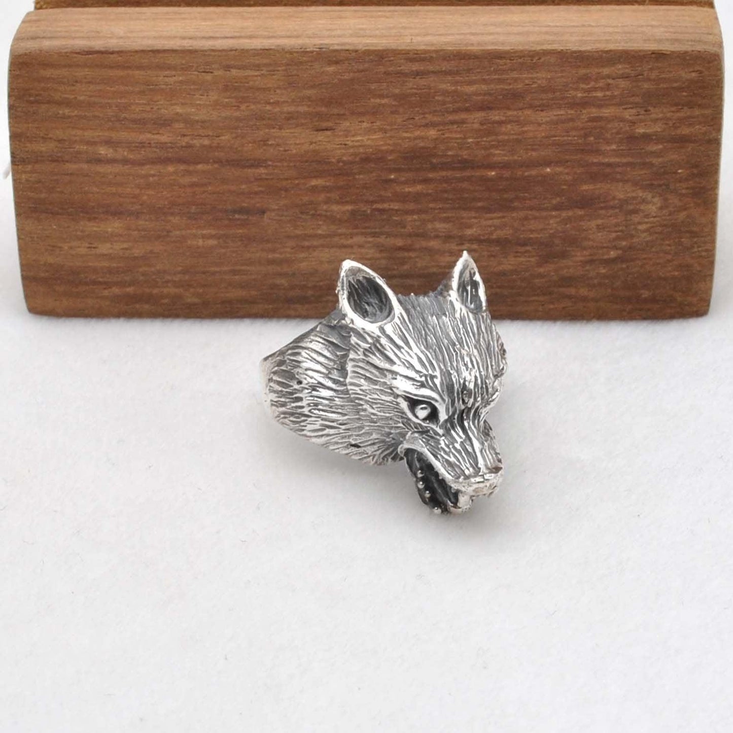 925 Sterling Silver Wolf Ring 11 US - Kanika Creations