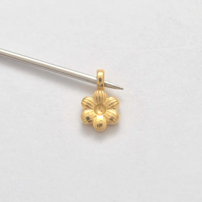 18K Yellow Gold Handmade Flower Charm Pendant