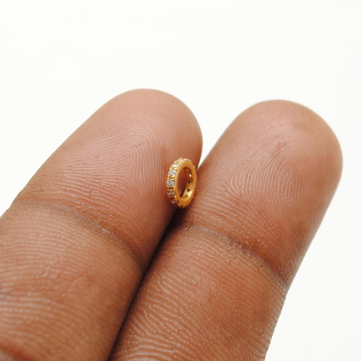 6mm Diamond Eternity Rondelle Bead 14K Gold – Scale Shown on Fingers