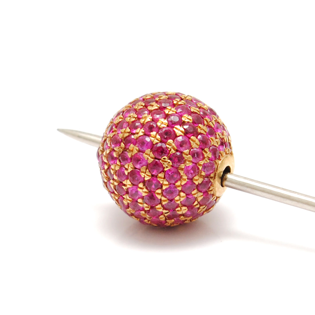 Ruby Pavé 14K Gold Ball Bead – Hole Size Detail