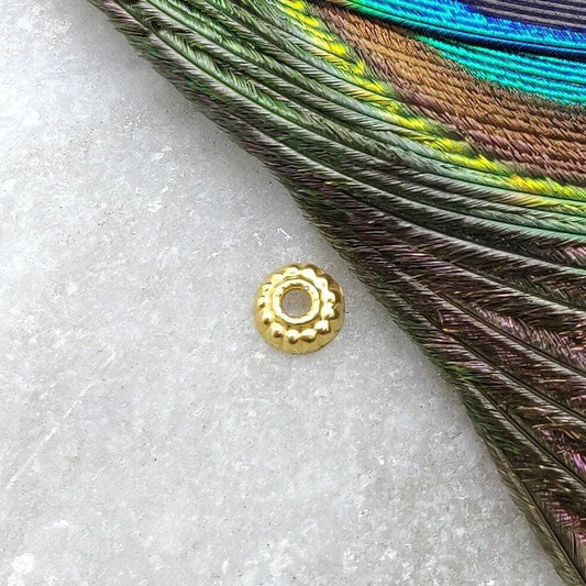 Solid 18K yellow gold spacer bead cap 2x5mm - front view